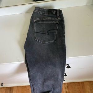 AMERICAN EAGLE JEANS